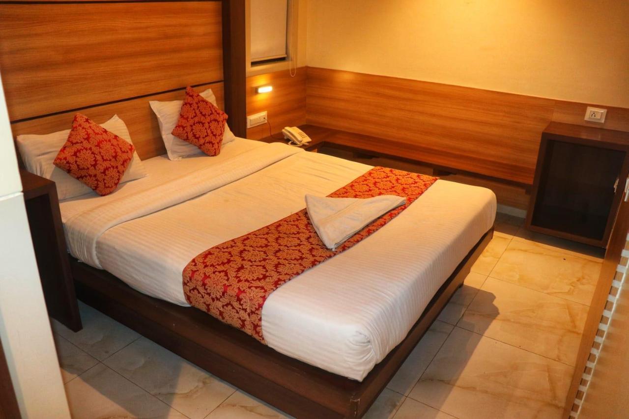 Hotel Mourya Residency نافي مومباي المظهر الخارجي الصورة