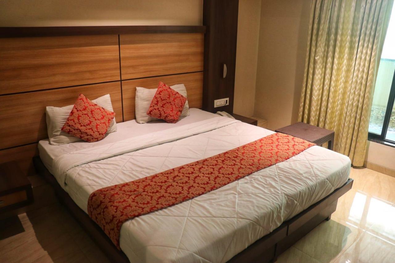 Hotel Mourya Residency نافي مومباي المظهر الخارجي الصورة