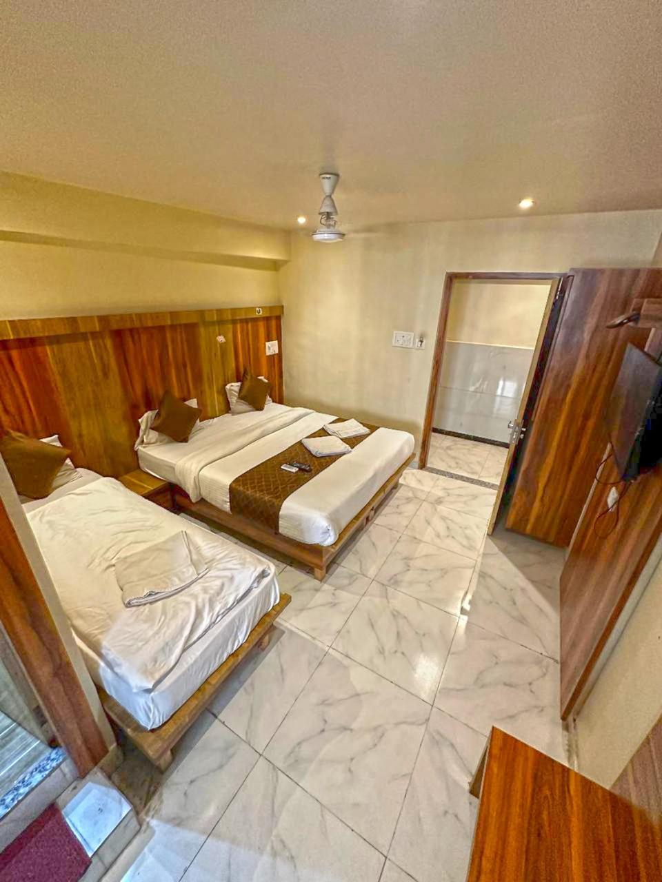 Hotel Mourya Residency نافي مومباي المظهر الخارجي الصورة